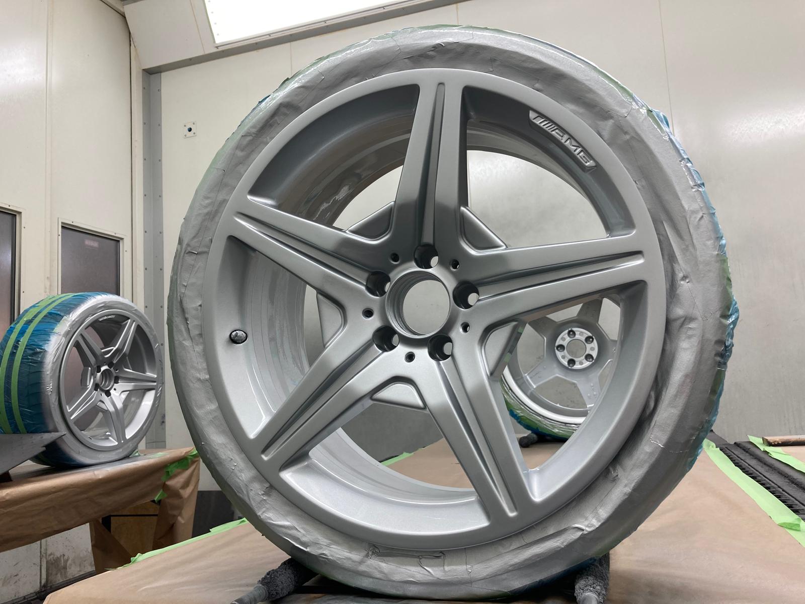 AMG Felgenlackierung silber - KFZ-Service LUKAS Sindelfingen